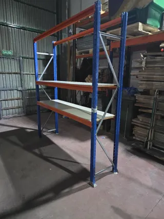 Estanterías industriales metálica y madera