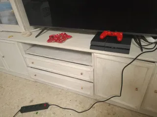 Mueble de salón blanco