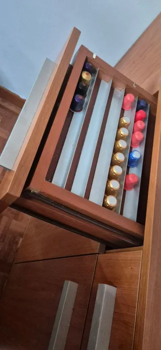 Aparador de salón color cerezo