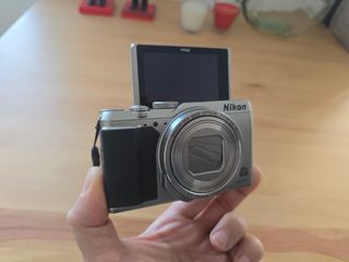 Cámara Nikon Coolpix A900