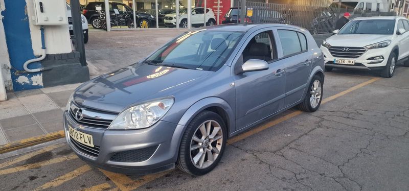 Opel Astra 2007, foto 2