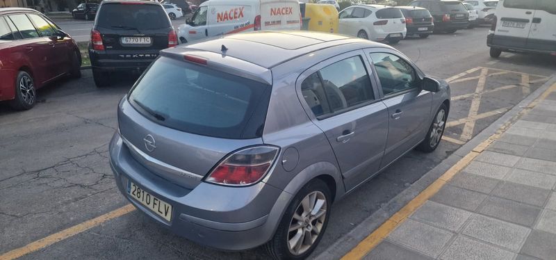 Opel Astra 2007, foto 3