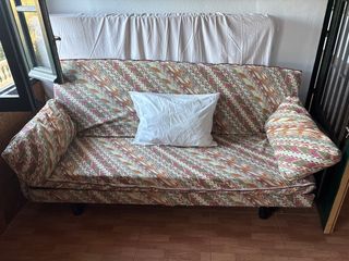 Sofá cama estampado multicolor