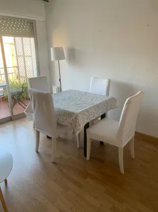 Juego de 4 sillas blancas de Ikea