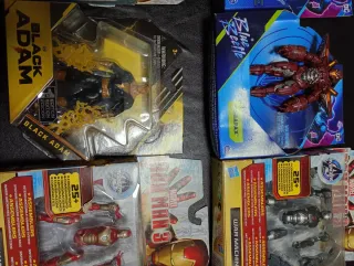 Lotto Action Figures Marvel & DC Robot in regalo