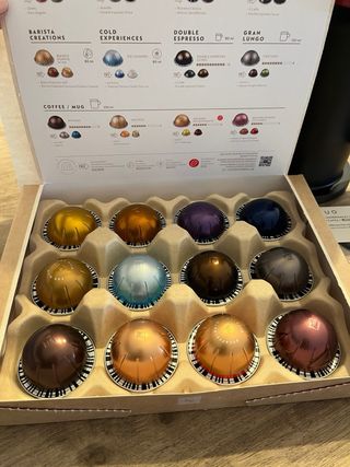 Cafetera Nespresso Vertuo + Caja Degustación
