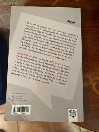 Libro juvenil Mandrágora