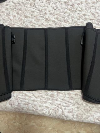 Faja efecto avispa negra