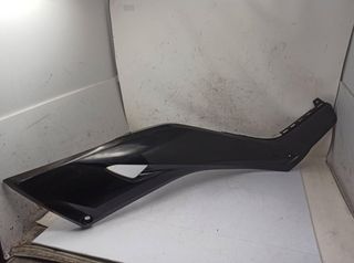 Tapa Bajo Asiento Derecha Yamaha Xmax 125 300 2018