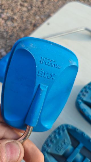 Pedales y protectores BMX