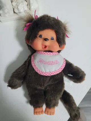 Monchhichi peluche con babero