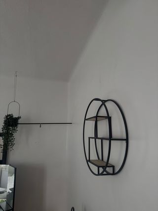 Estantería redonda de pared estilo industrial