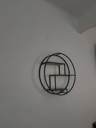 Estantería redonda de pared estilo industrial