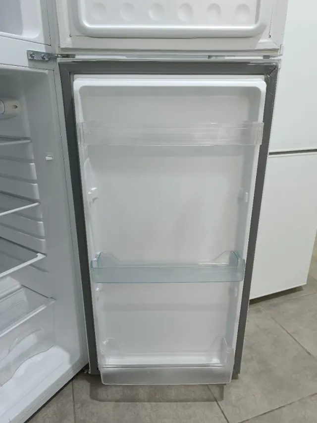 Frigorífico Dos Puertas Svan 1.43x55cm