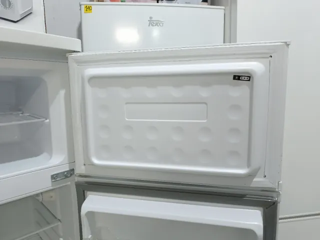 Frigorífico Dos Puertas Svan 1.43x55cm