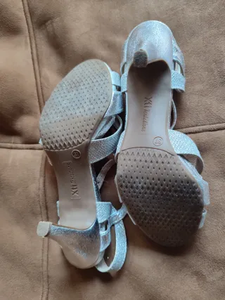 Sandalias Xti plateadas talla 37