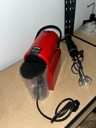 Cafetera Nespresso Krups Roja + Batidora