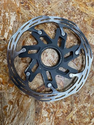 Grupo Sram Red AXS E1. Sin bielas