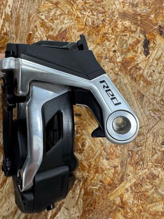 Grupo Sram Red AXS E1. Sin bielas