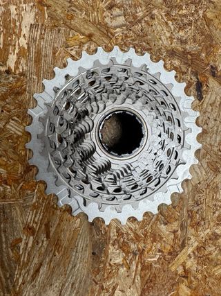 Grupo Sram Red AXS E1. Sin bielas