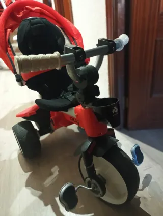 Triciclo infantil rojo