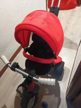 Triciclo infantil rojo