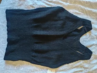 Camiseta negra de punto