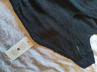 Camiseta negra de punto