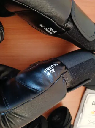 Guantes de boxeo/Muay Thai negros  14 oz