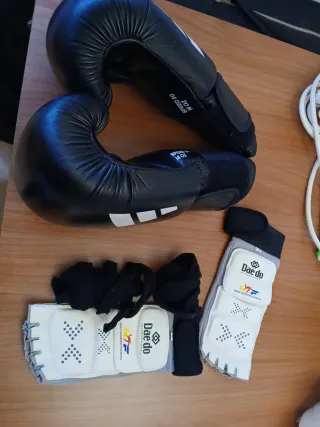 Guantes de boxeo/Muay Thai negros  14 oz