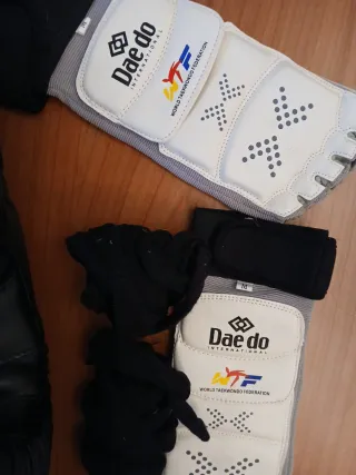 Guantes de boxeo/Muay Thai negros  14 oz