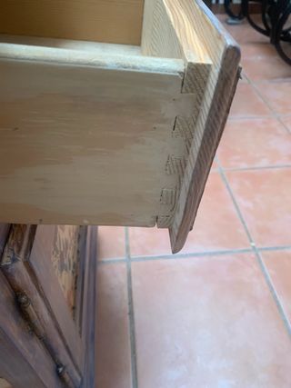 Mesilla de noche con cajón y puerta