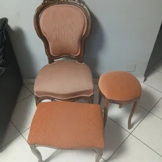 Set 2 sgabelli e poltroncina vintage