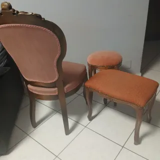 Set 2 sgabelli e poltroncina vintage