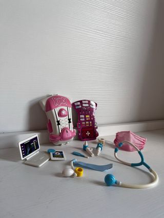 Nancy Doctora con Accesorios + Ropa de cambio.