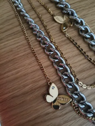 Colgante Guess Mariposa triple Cadena