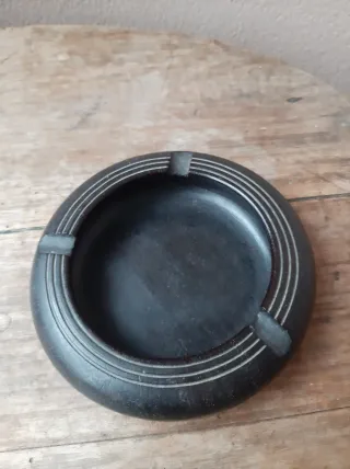 Cinzeiro Africano Vintage Madeira Esculpida