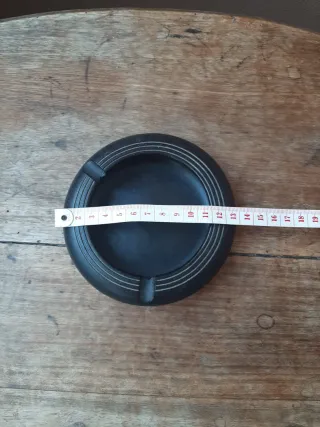 Cinzeiro Africano Vintage Madeira Esculpida