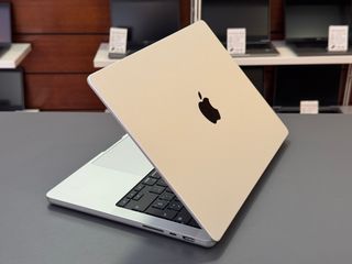MacBook Pro M2 Pro / 32 Gb / 1 Tb - GARANZIA