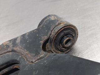 BRAZO SUSPENSION INFERIOR DELANTERO IZQUIERDO KIA