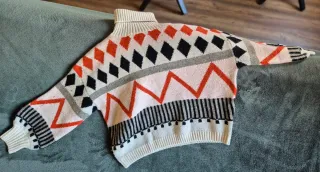 Jersey lana geométrico crop cuello alto talla M