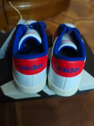 Scarpe Adidas  bianche blu rosse