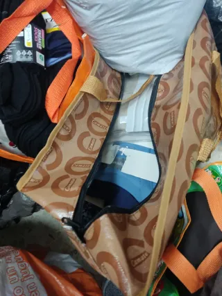 Lote ropa por cierre de tienda