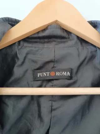 Cazadora de mujer negra