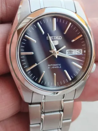 Seiko 5 Automático Reloj Azul y Plateado
