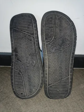 Chanclas Nike Negras y Azules