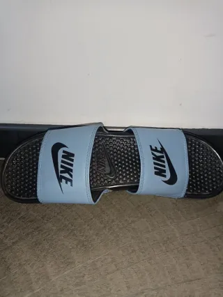 Chanclas Nike Negras y Azules