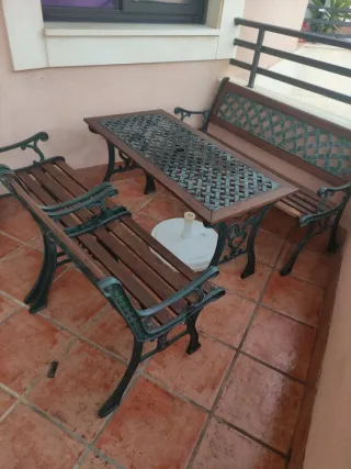 Conjunto mesa y bancos jardín