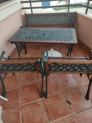 Conjunto mesa y bancos jardín