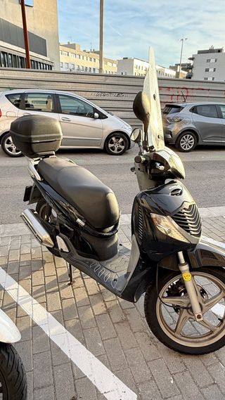 Honda SH 125 Scooter Negra